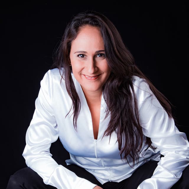Simone Menezes