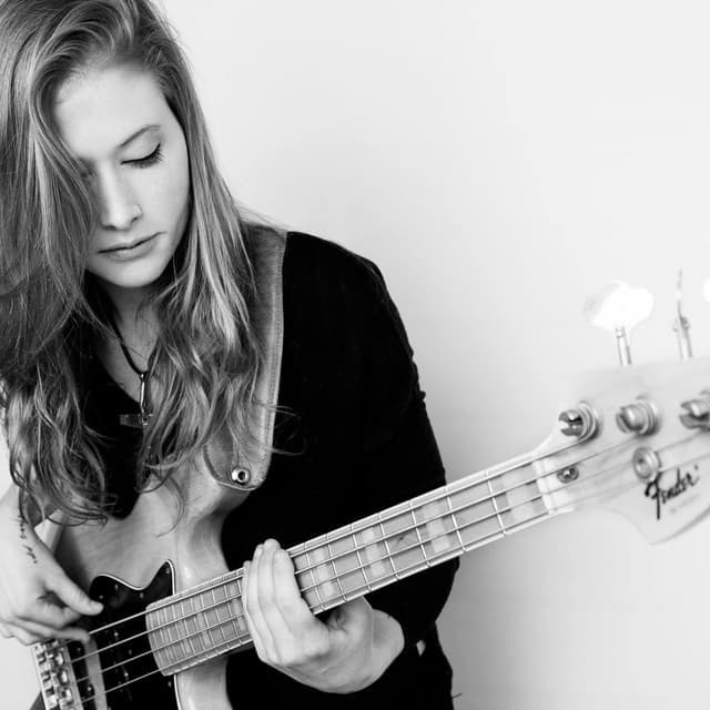 Nicole Row