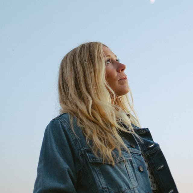 Ellie Holcomb