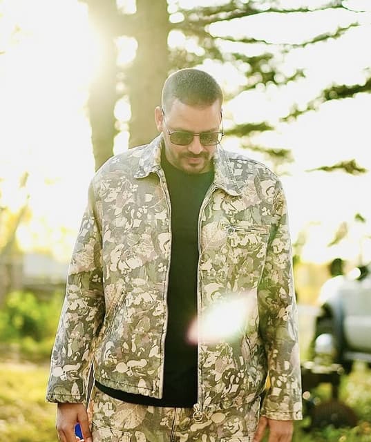 Veet Baljit