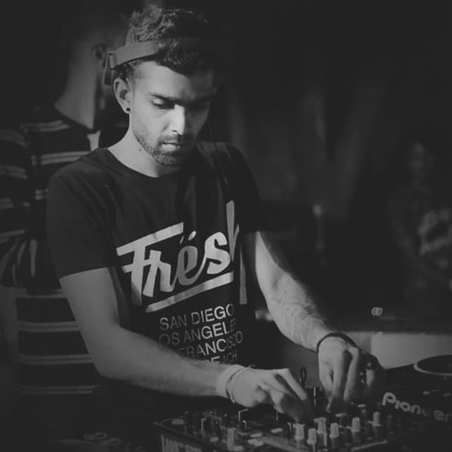 Praveen (SL)