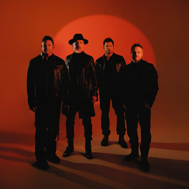 98º