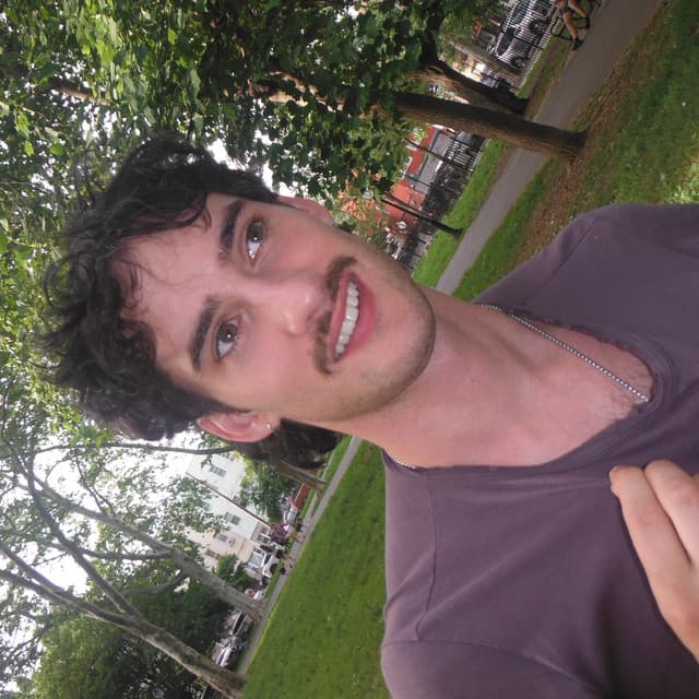 Charlie Burg