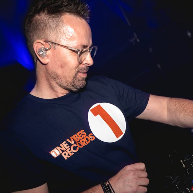 Chris Lowone