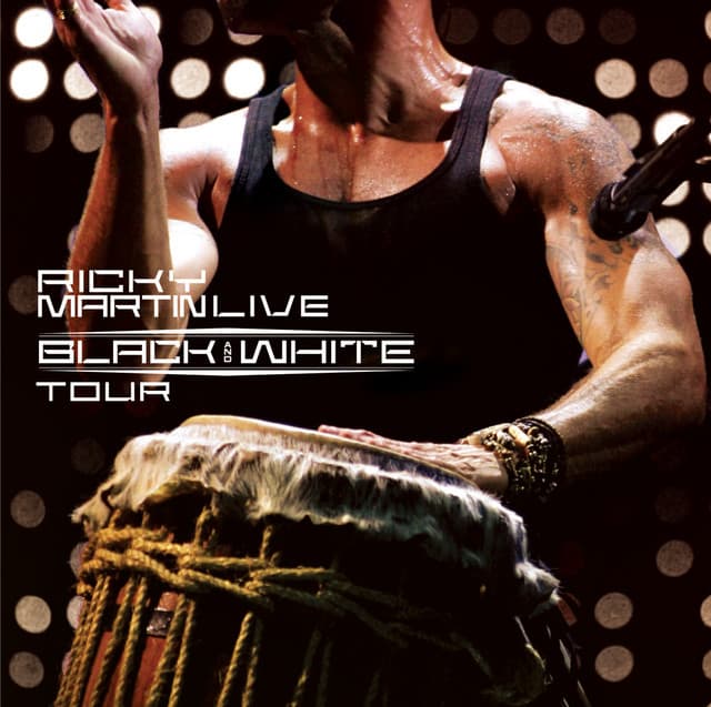 Tu Recuerdo (feat. La Mari De Chambao) - Black & White Tour Version cover art