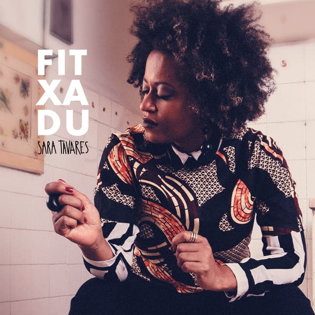 Flutuar (feat. Paulo Flores) cover art