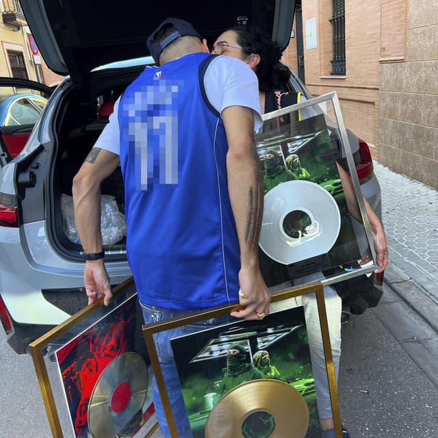 La novedad - REMIX cover art
